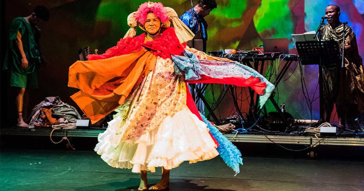 ★ Vendredi 12 Décembre ★ …HOW IN SALTS DESERT IS IT POSSIBLE TO BLOSSOM… And Dance Workshop In English